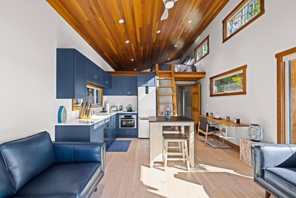 Kingfisher Manor Sooke Exterior foto