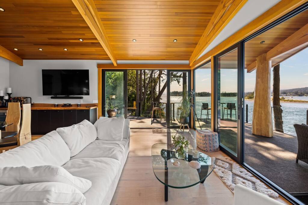 Kingfisher Manor Sooke Exterior foto