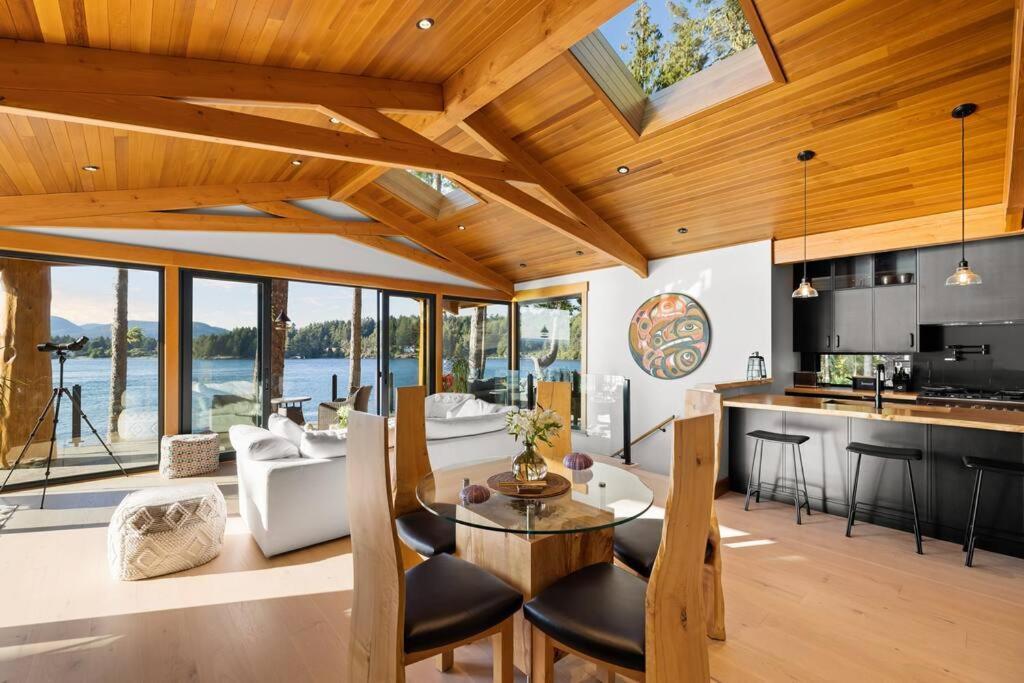 Kingfisher Manor Sooke Exterior foto